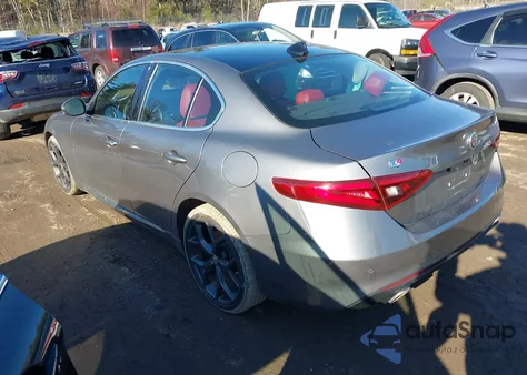 2019 Alfa Romeo Giulia Ti Awd z USA, uszkodzony, nr VIN ZARFANBN9K7622674